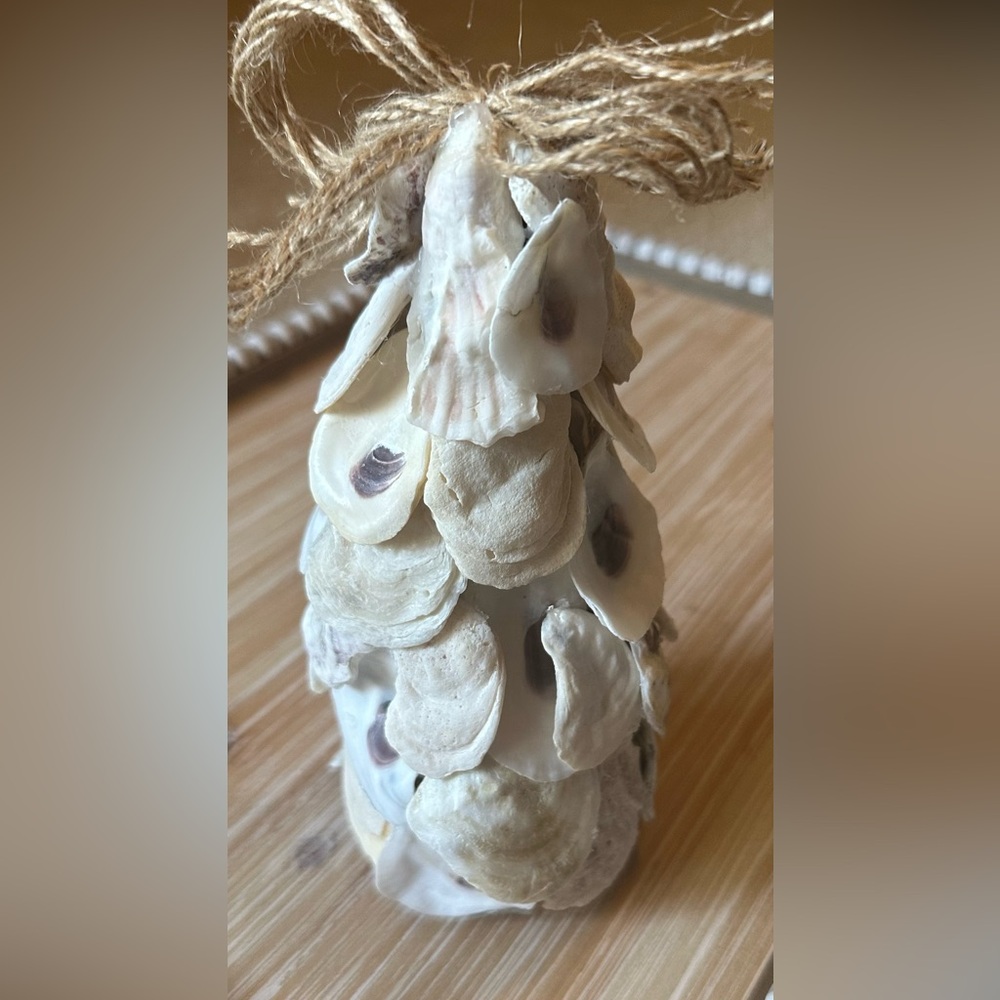 Oyster shell Christmas tree